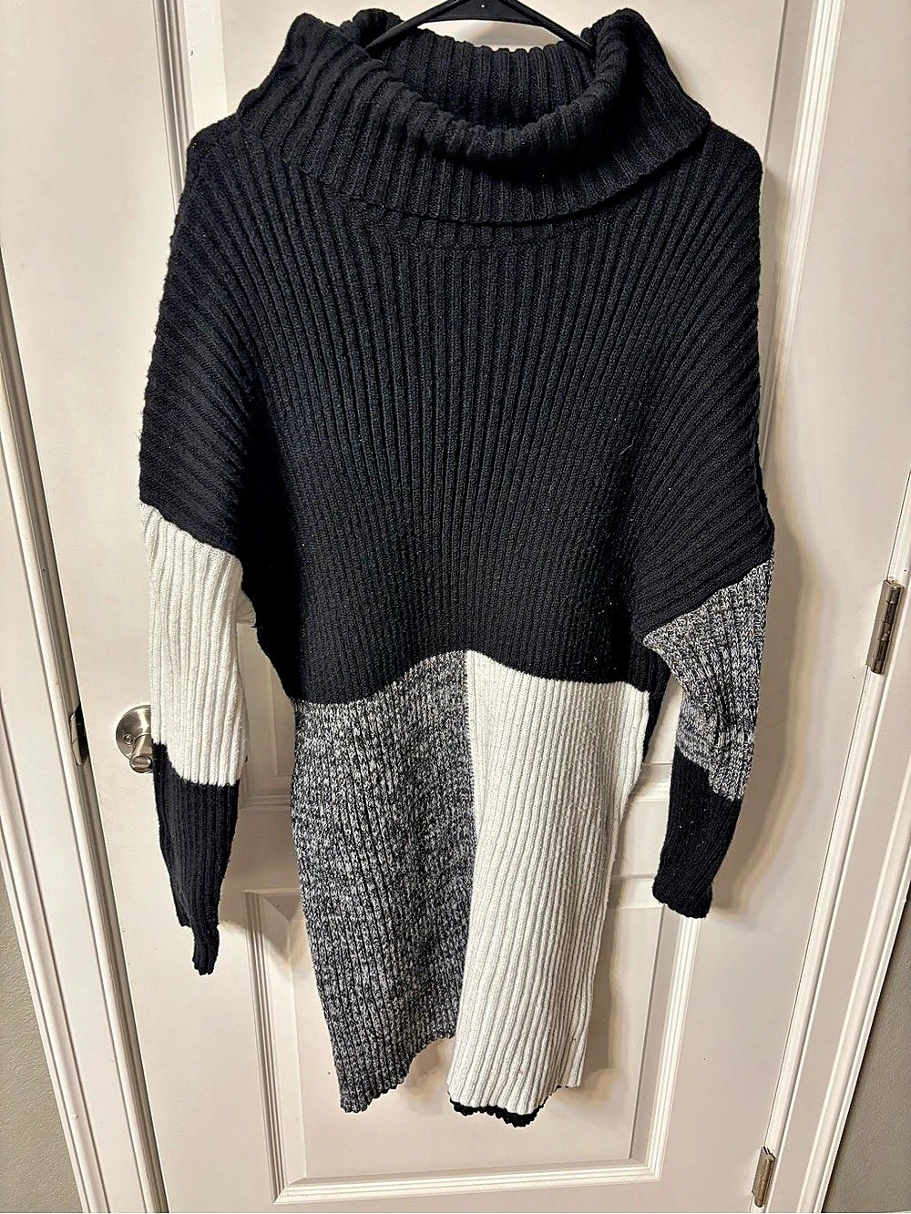 SHEIN Curve Colorblock Turtleneck Sweater Dress Black & White 2XL Like New